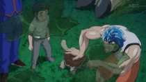 Toriko charging a small Solar Turtle.