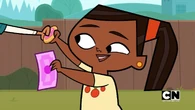 Leshawna buys a cookie from Noah and Owen.