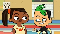 Duncan tells Leshawna that today is Pizza Day.