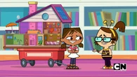 Beth asks Courtney if she's getting ready for Show & Tell.