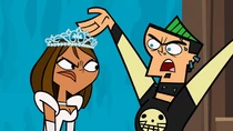 Duncan and Courtney "divorce" after winning the challenge.