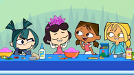 Perfect diamond tiara.png (1.43 MB) Ella shows the kids how to make a perfect diamond tiara to Gwen's disappointment.
