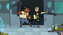 Being the only two that weren't sick at the time, Duncan and Leshawna come bearing the truth.