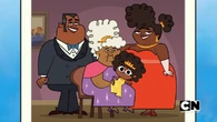 Leshawna shows a picture of her family to the kids.