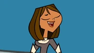 Courtney says she always is in charge and starts bragging about her rowing experience…