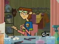 Harold explaining what poi is.