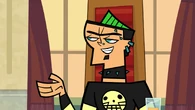 Duncan asks Gwen why she's feeling down.