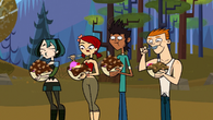 Gwen, Zoey, Mike/Mal and Scott eating their sundaes.