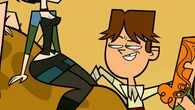 Cody tries to flirt with Gwen.