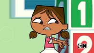 Courtney tells Chef to do something with the other kids.