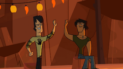 Justin Total Drama Wiki Fandom Powered By Wikia - Total Drama Island Tom,  HD Png Download - 400x1168 (#1285175) - PinPng