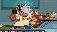 Harold spits out his drink of water onto Leshawna.