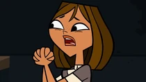 Courtney begs Duncan to sing so he won't be instantly eliminated.