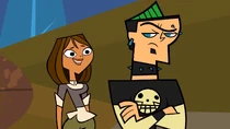 Courtney realizes that Duncan is not as bad as he seems.