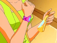 Totally.Spies.S02E07.Bottle-7.png (1.23 MB) Sam using her scanner watch