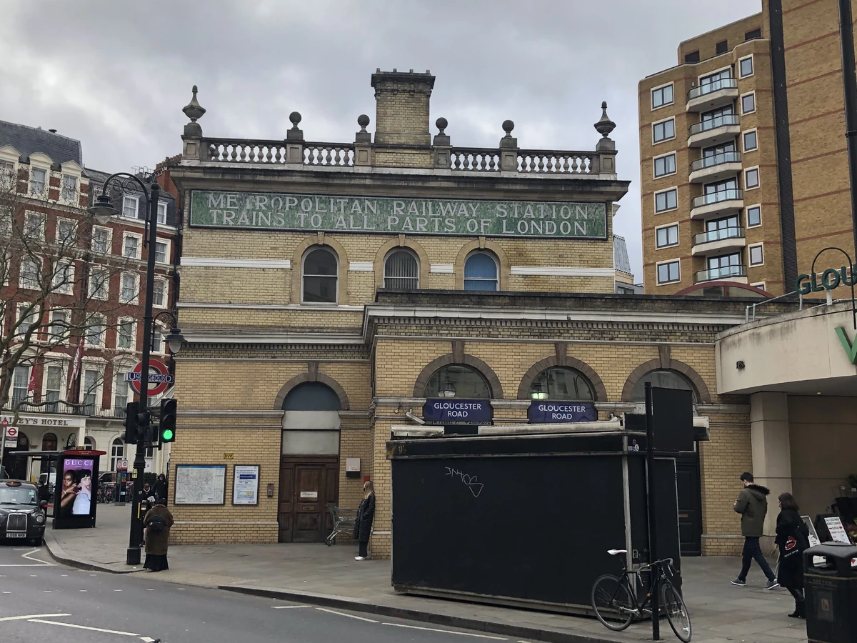 Gloucester Road tube station Historica Wiki Fandom