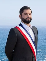 Official portrait of Gabriel Boric in 2022
