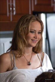 Jennifer-as-Elissa-in-House-at-the-End-of-the-Street-HQ-movie-stills-jennifer-lawrence-31976660-680-1024