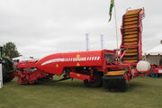 Grimme GZ 1700 trailed potato harvester at EofES - IMG 0105