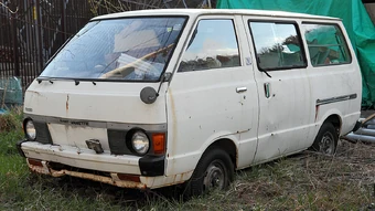 old nissan van models