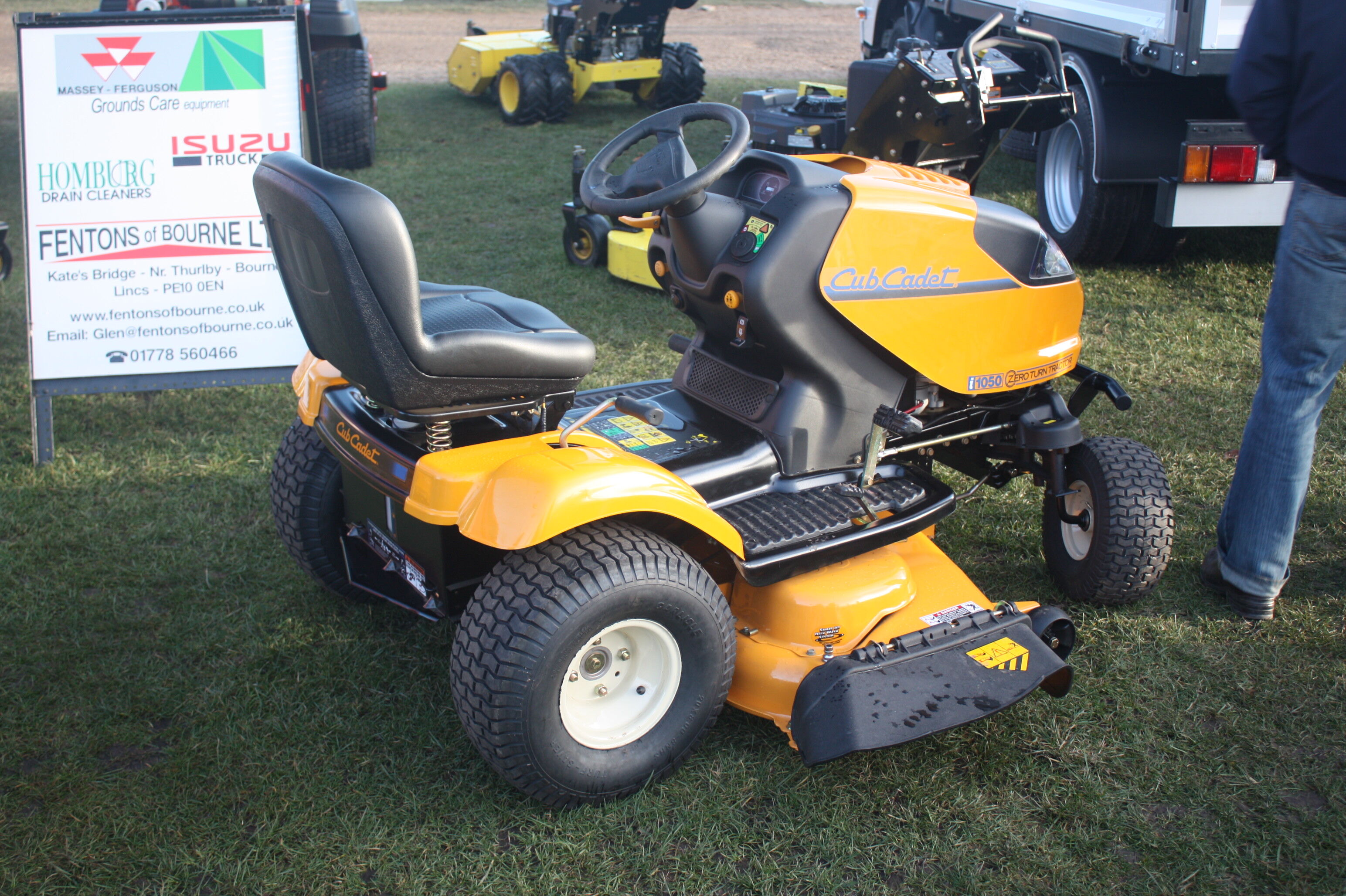 Image of International Cub Cadet 1024 lawn tractor