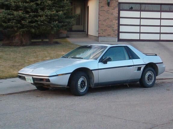 File:1985 Pontiac Fiero GT front right.jpg - Wikimedia Commons