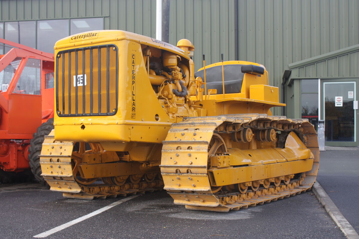 Трактор Caterpillar d6