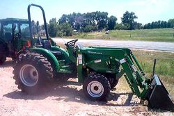 Montana 3240 MFWD-2005.jpg