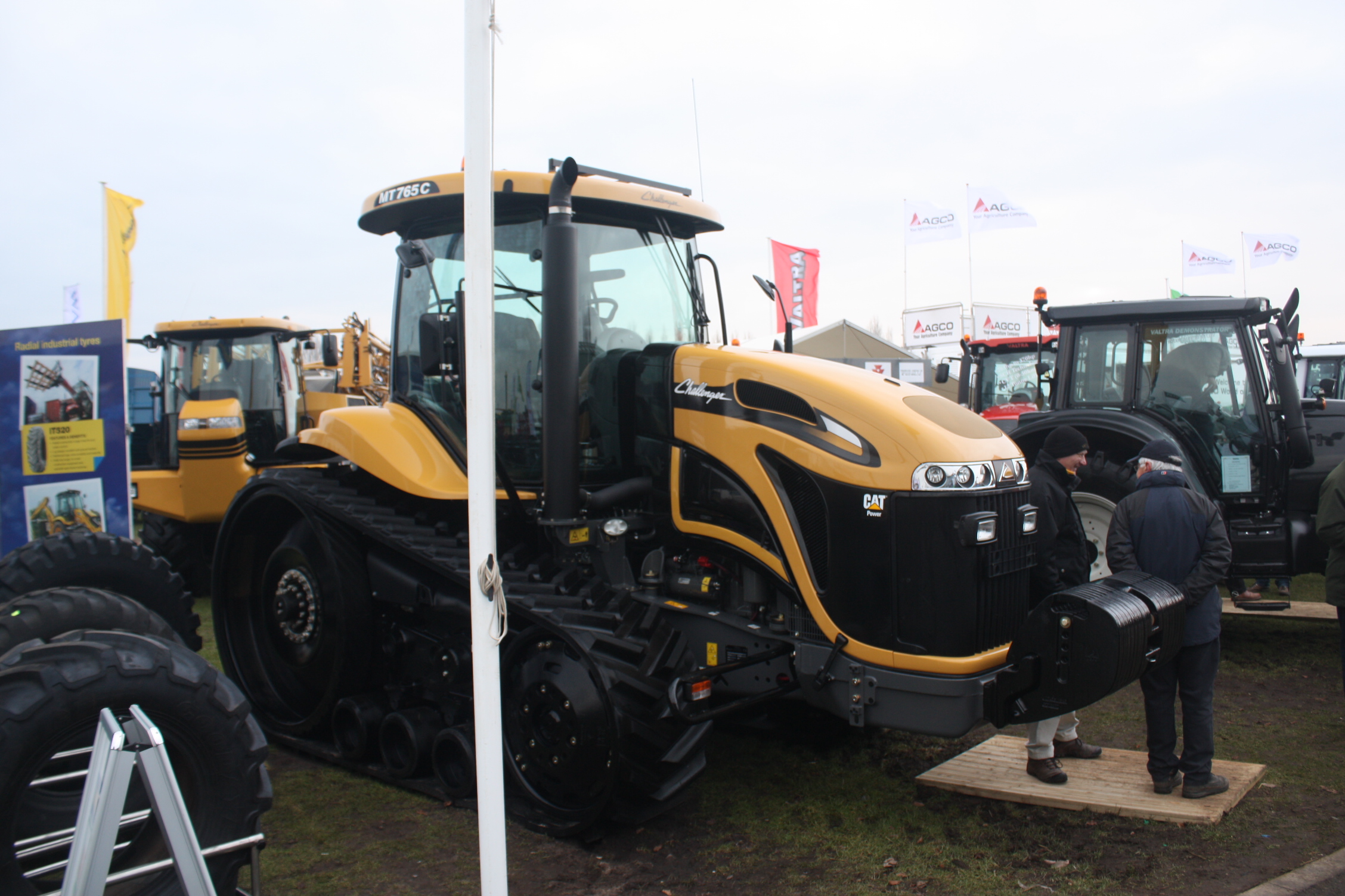 トラクター　CHALLENGER MT765B 1:32　Kubota　ヤンマー m83171259596_1.jpg?1713775749