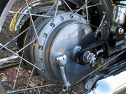 W800 drum brake