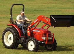 Branson 3820i MFWD-2008.jpg