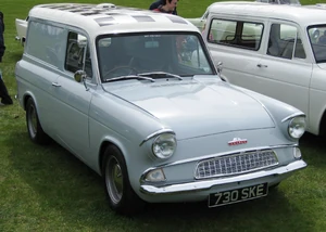 This particular van has been faithfully restored and has a Zetec engine fitted
and is known as Project Table Cloth.