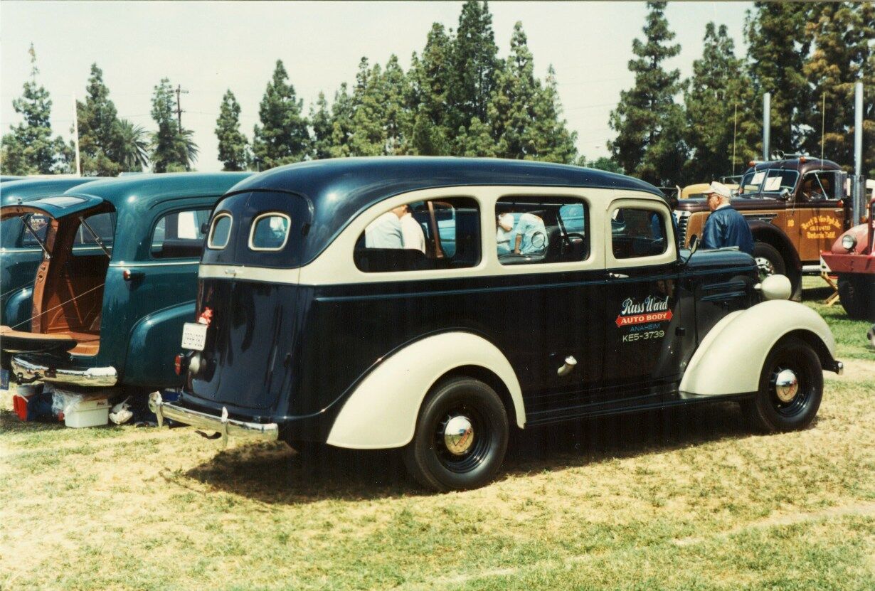 Blueprints > Cars > Chevrolet > Chevrolet Suburban Carryall (1935)