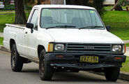 1983-1988 Toyota Hilux (YN58R) 2-door utility 01