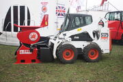 Bobcat S175 with Red Rhino 2000 crusher - IMG 7681