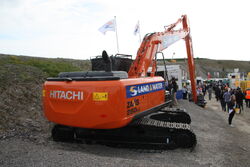 Hitachi Long reach - Land and Water at Hillhead 2012 - IMG 0925.JPG