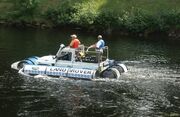 AMPHIBIOUS LAND ROVER 1