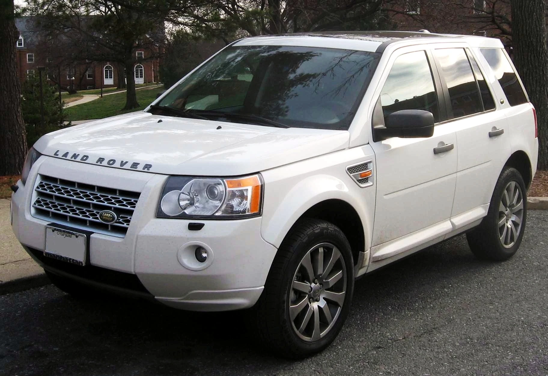 Land Rover Freelander, Tractor & Construction Plant Wiki