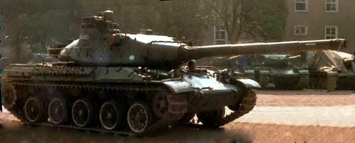 AMX-30 tank driving and spinning around - Rétromobile 2015 