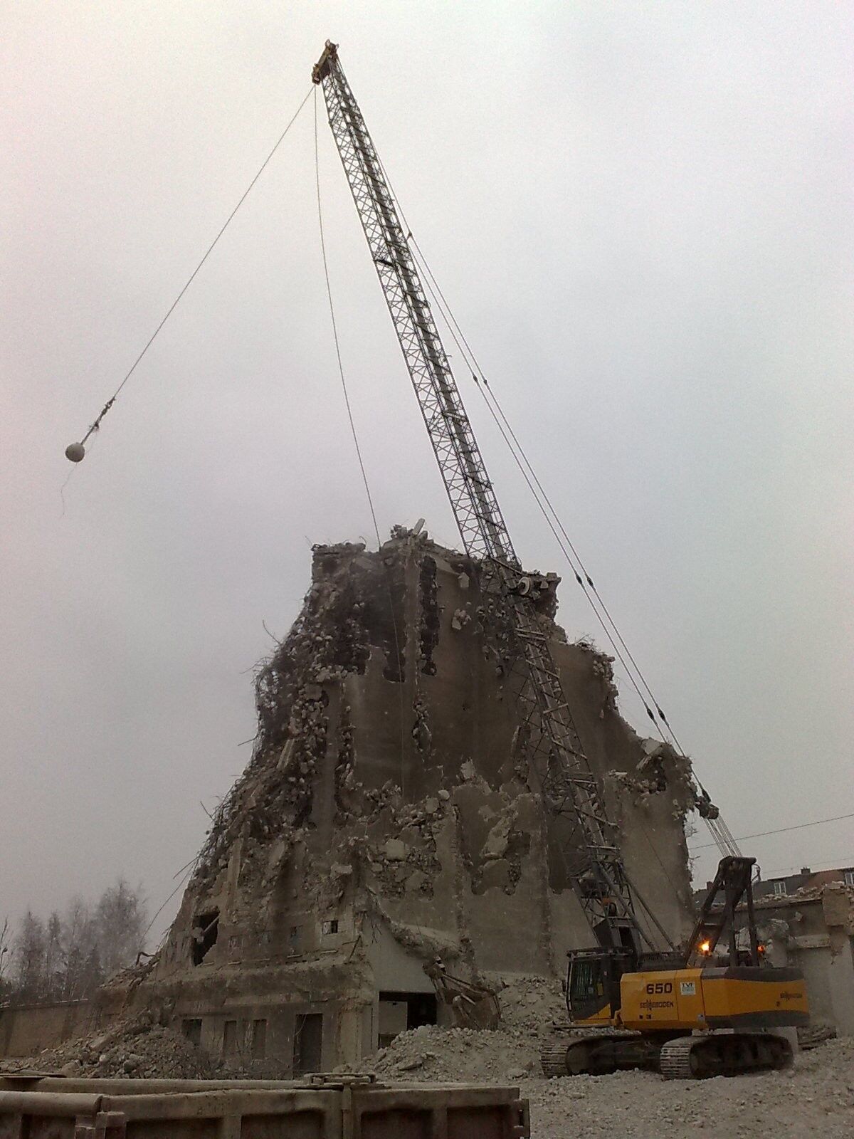 Smooth Wrecking Ball for Toy Crane -  UK