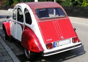 Citroën 2CV Dolly from behind