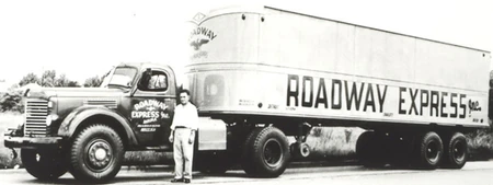 洋書 INTERNATIONAL TRUCKS International KR-11 Truck | Tractor & Construction Plant