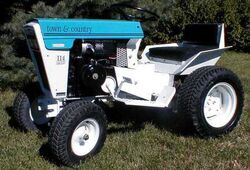 White 114 Town & Country (blue)(L&G) - 1970.jpg