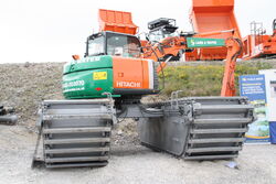 Hitachi long reach of Land and Water on pontoons at Hillhead 2010 - IMG 1698.JPG