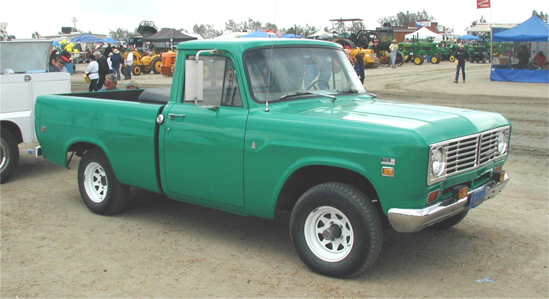 Пикап интернешнл. International Harvester пикап. Chevrolet International Harvester. 1949 Harvester Pickup. International Pickup.