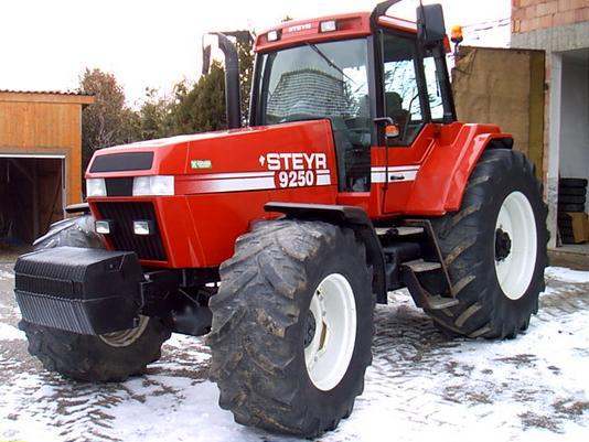 File:Traktor Steyr CVT 6180.JPG - Wikimedia Commons