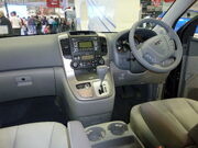 2010 Kia Grand Carnival (VQ MY11) Platinum van (2010-10-16) 02