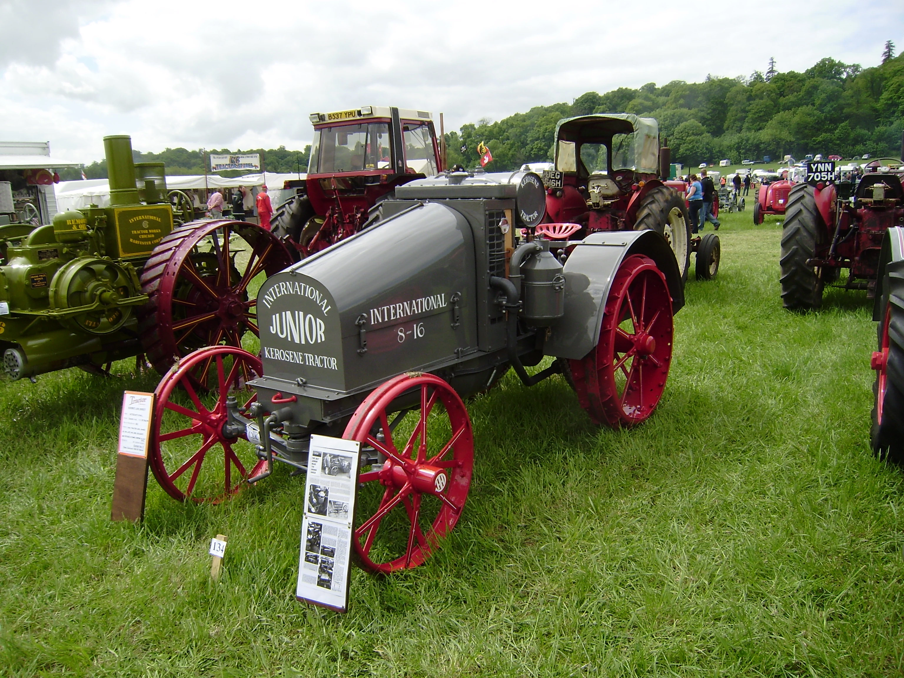 International 8-16 Junior | Tractor & Construction Plant Wiki | Fandom