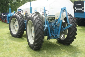 At Newby Hall Vintage Gathering 2009 - showing The Doe designed and built rear linkage booster rams and assister arms