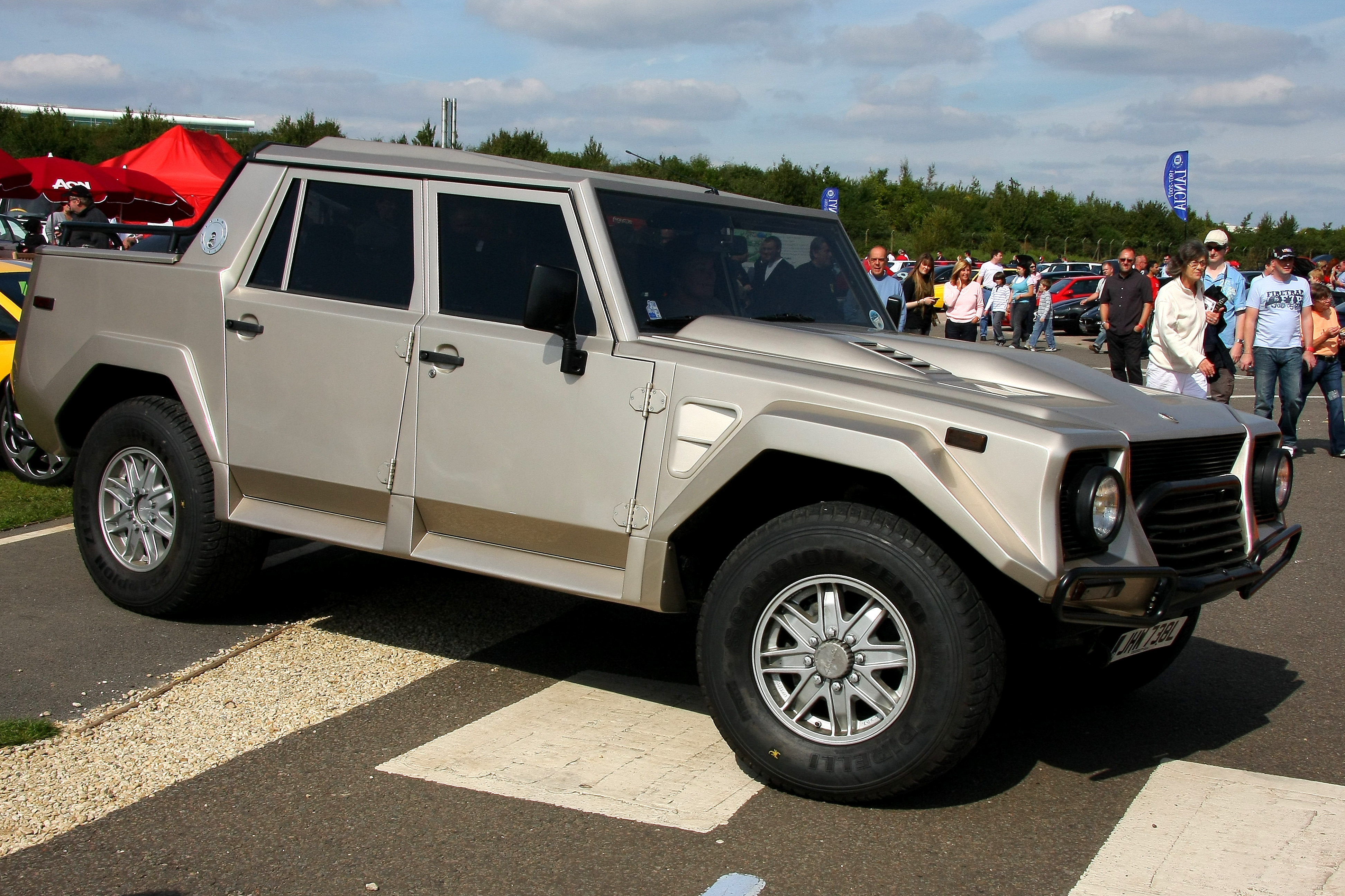 Lamborghini LM002 | Tractor & Construction Plant Wiki | Fandom